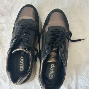 IGI & CO Italian women’s  Donna Bronze  laminate leather suede platform sz 39